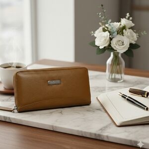 Zippered Leather Brown Wallet